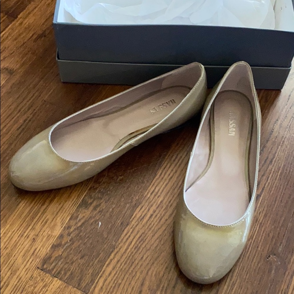 New Italian Nude patent leather flats